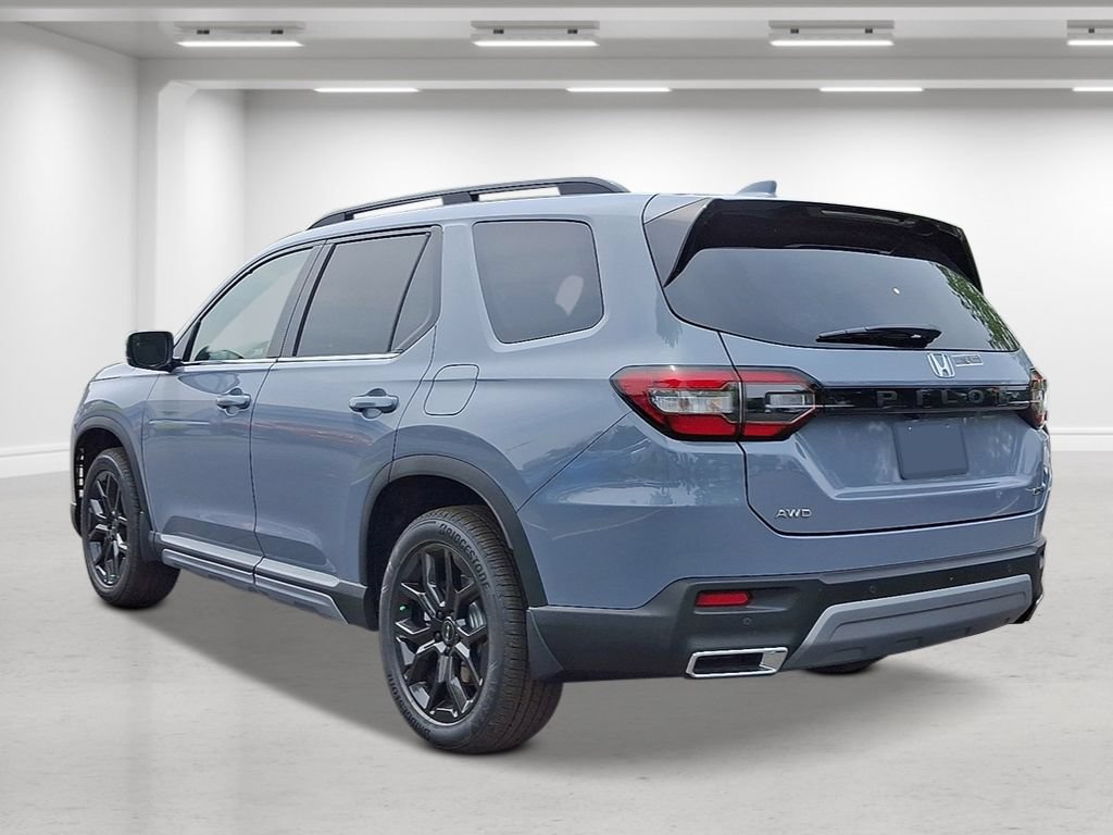 New 2025 Honda Pilot Touring image 3