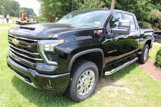 New 2025 Chevrolet Silverado 2500 LT w/ Z71 Chrome Sport Edition image 3