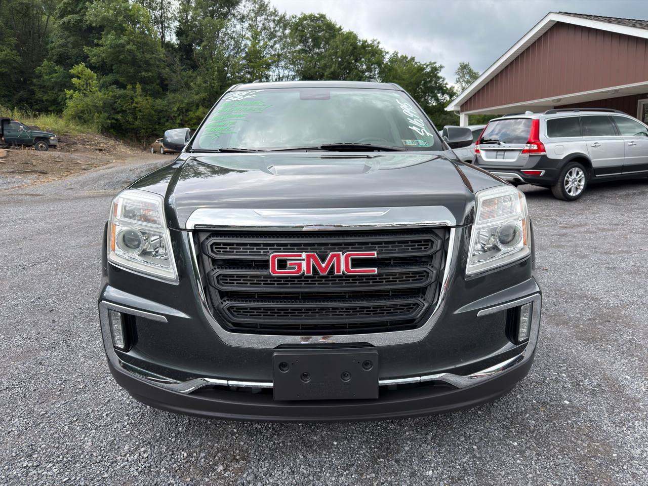 Used 2017 GMC Terrain SLE w/ Driver Alert Package I AWD/4WD image 2