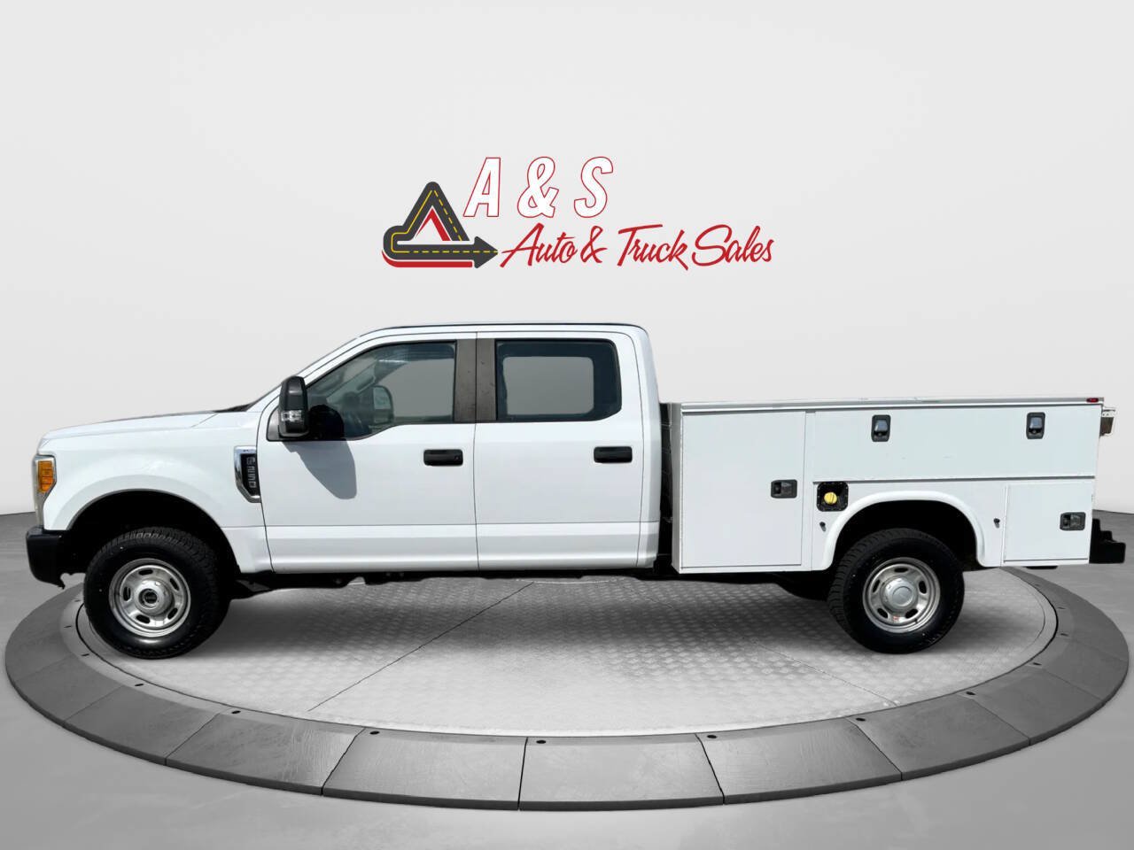 Used 2017 Ford F250 XL AWD/4WD image 5