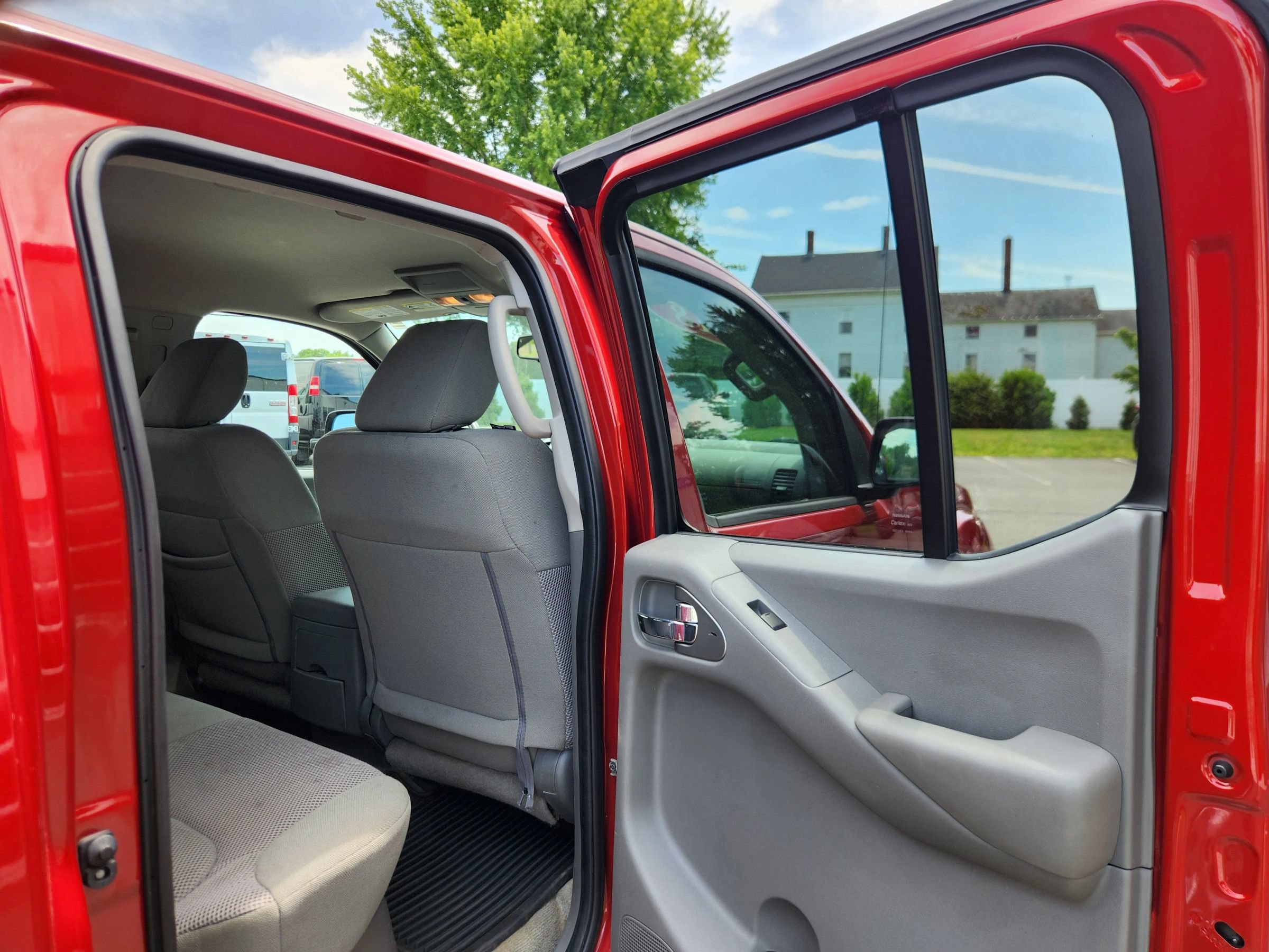 Used 2018 Nissan Frontier SV w/ Value Truck Package AWD/4WD image 43