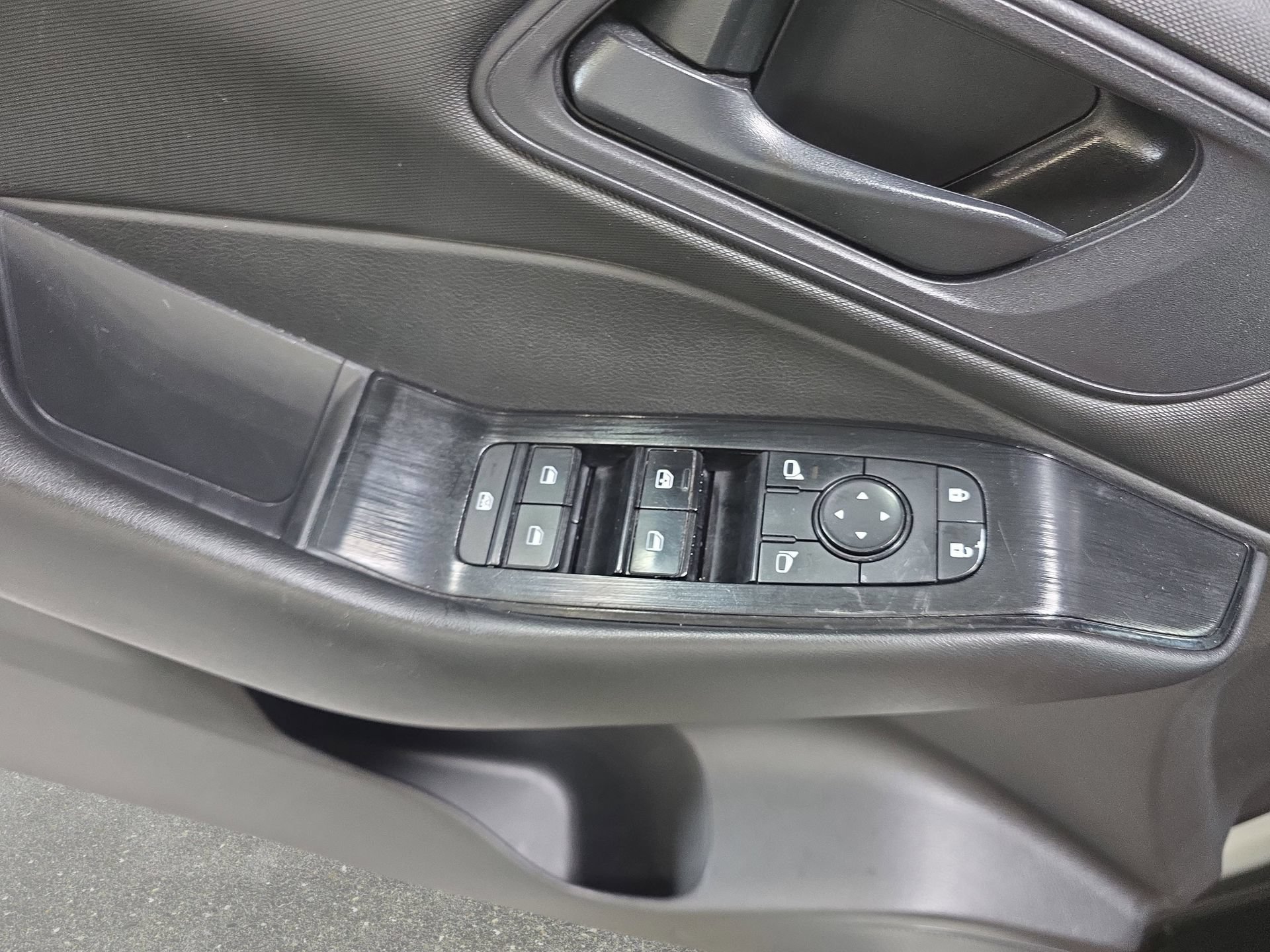 Used 2024 Nissan Rogue S AWD/4WD image 26