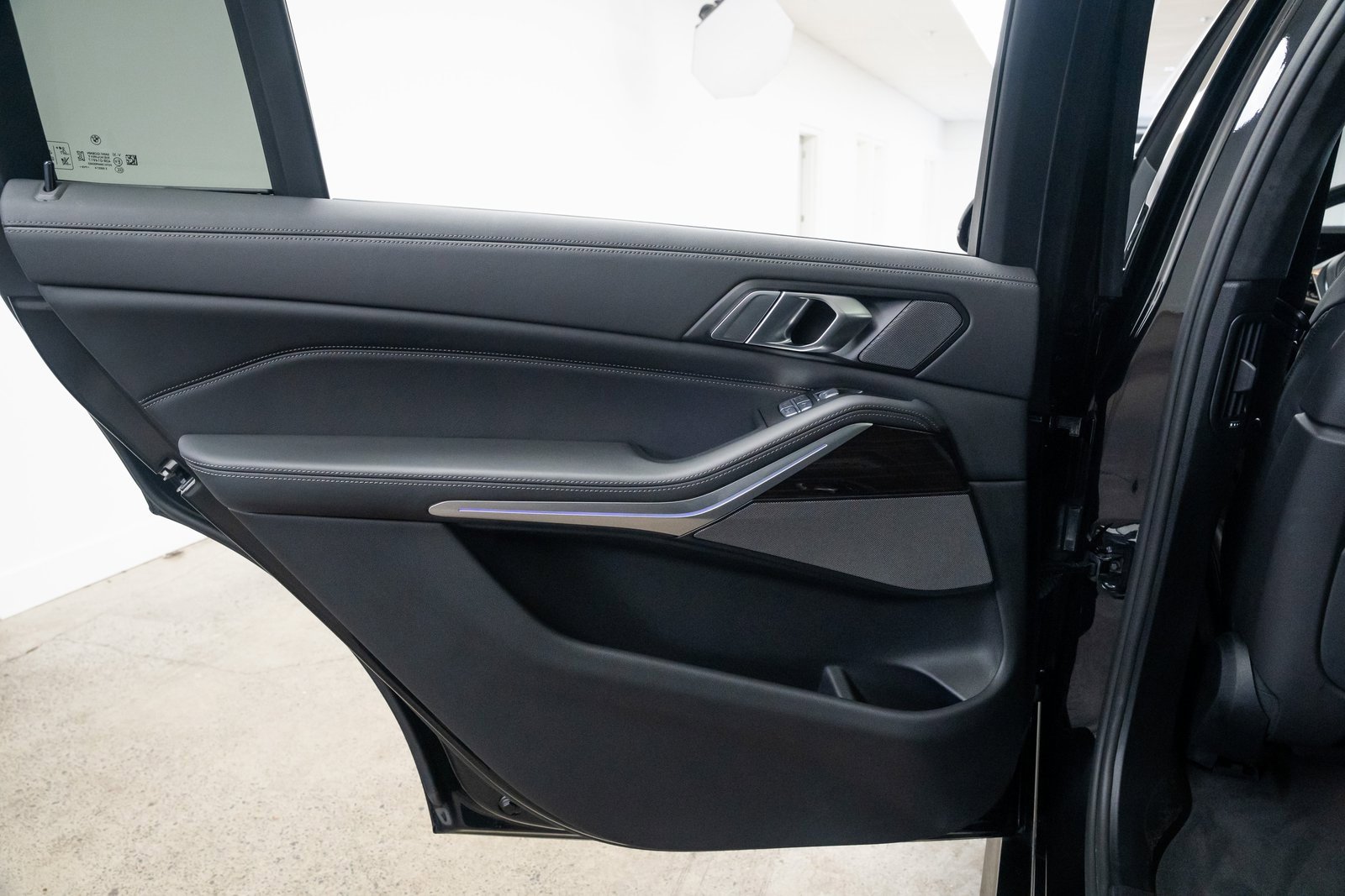 Used 2023 BMW X7 M60i w/ Executive Package image 19