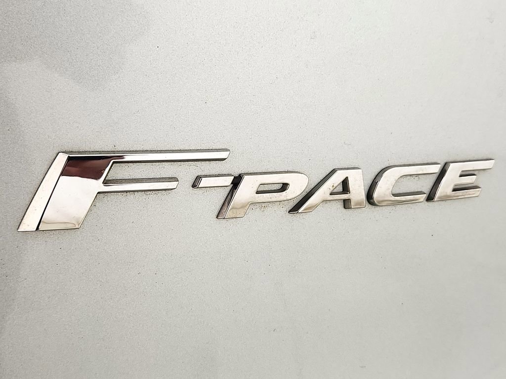 Used 2020 Jaguar F-PACE Premium image 36