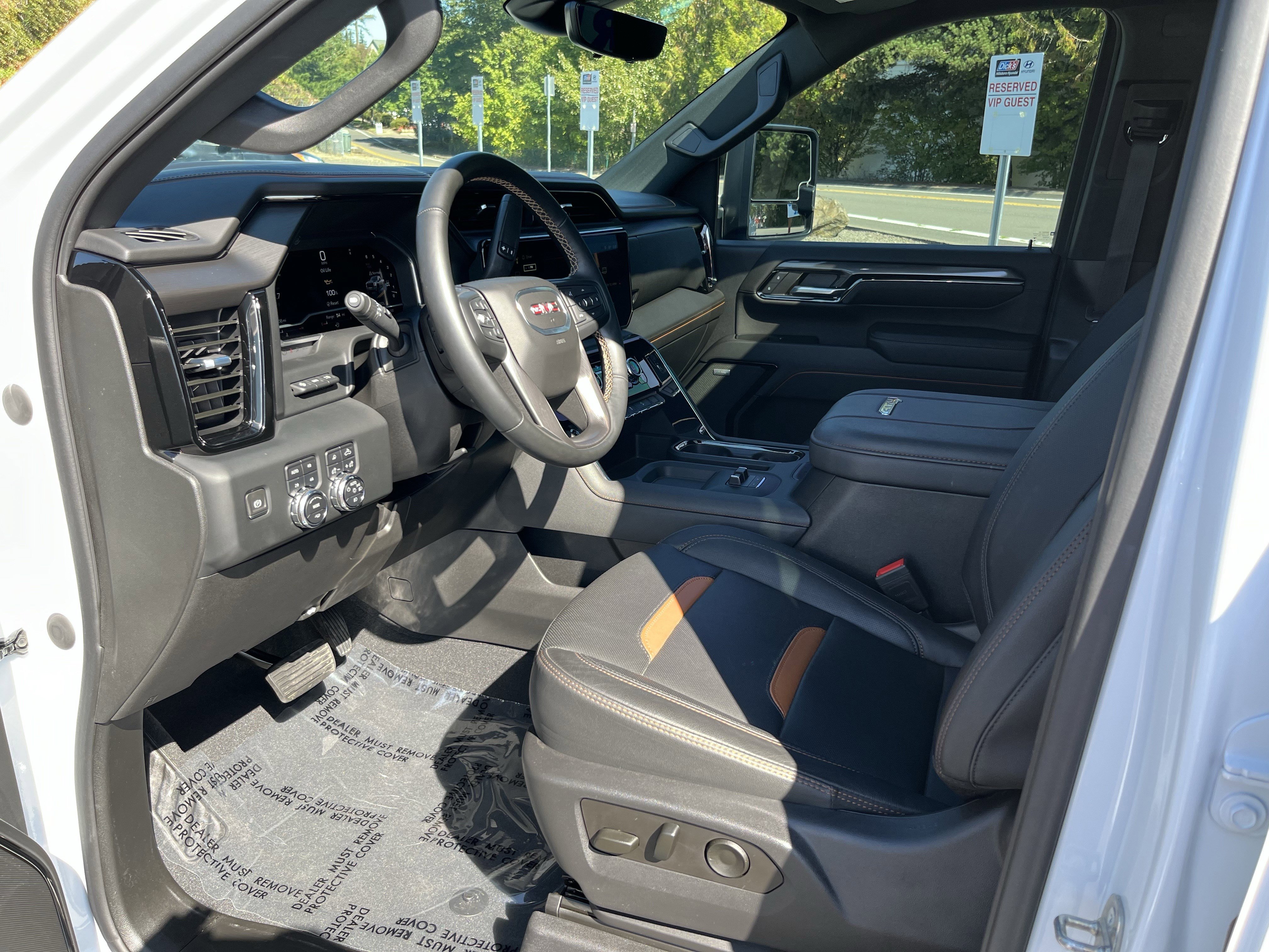 Used 2024 GMC Sierra 2500 AT4 w/ AT4 Premium Plus Package image 12