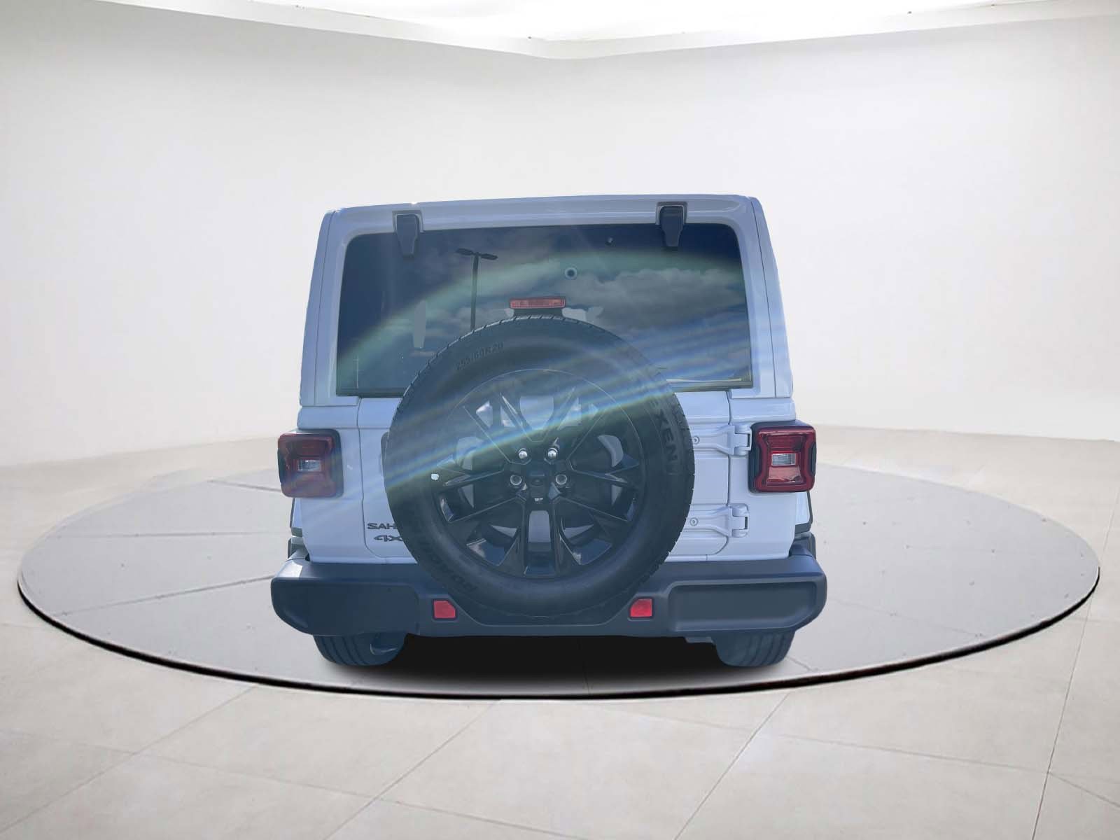 Used 2025 Jeep Wrangler Sahara image 19