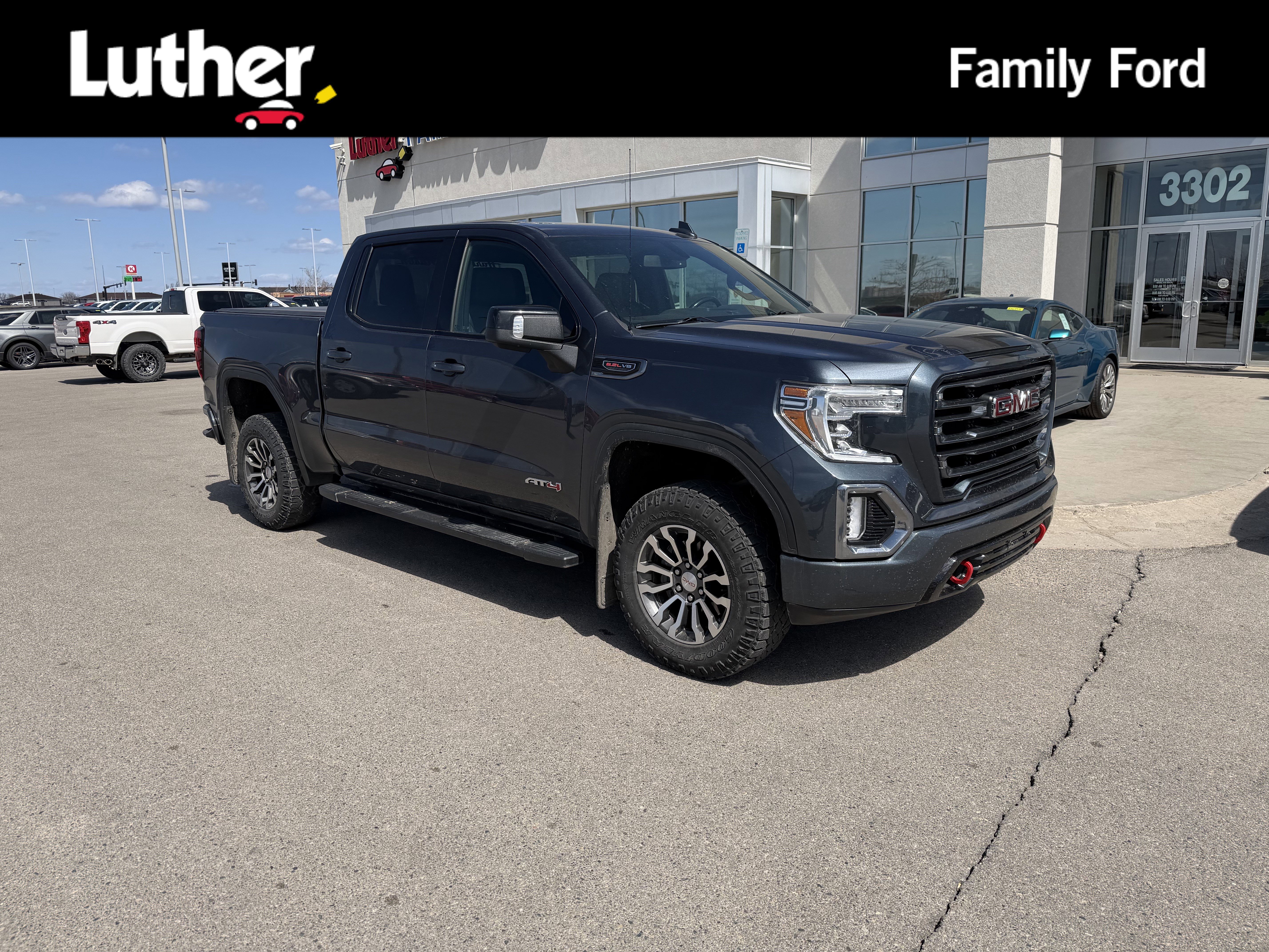 Used 2021 GMC Sierra 1500 AT4 AWD/4WD image 1