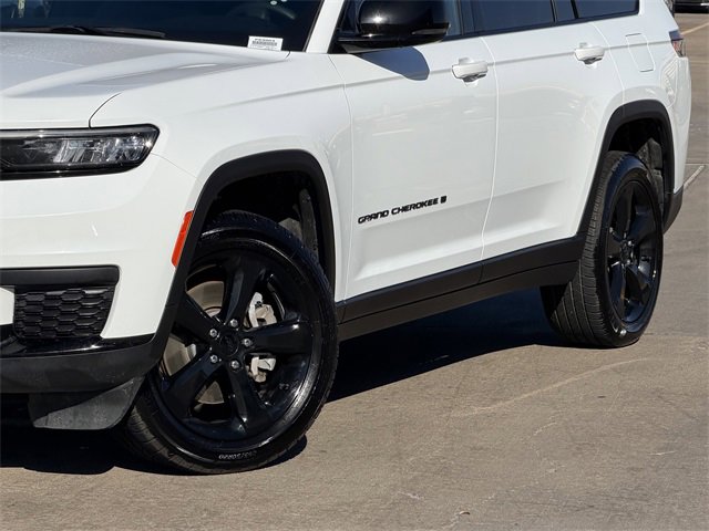 Used 2023 Jeep Grand Cherokee L Laredo image 3
