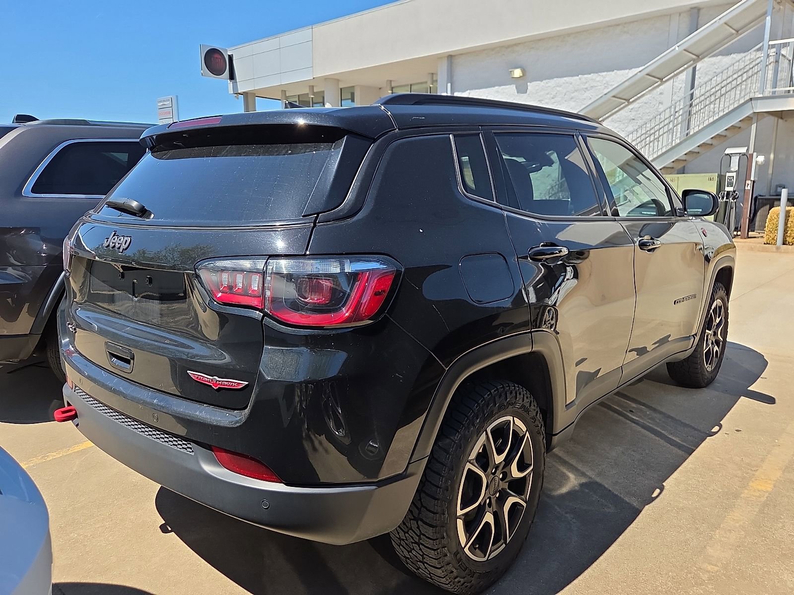 Used 2024 Jeep Compass Trailhawk image 4