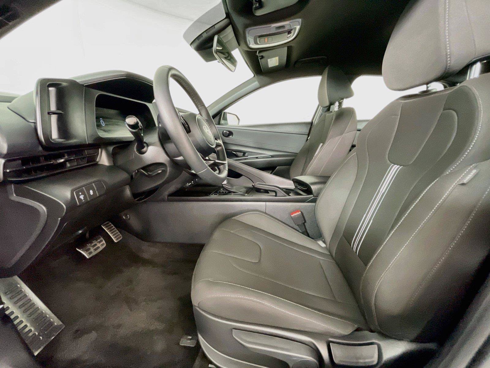 Certified 2026 Hyundai Elantra Sport FWD image 23