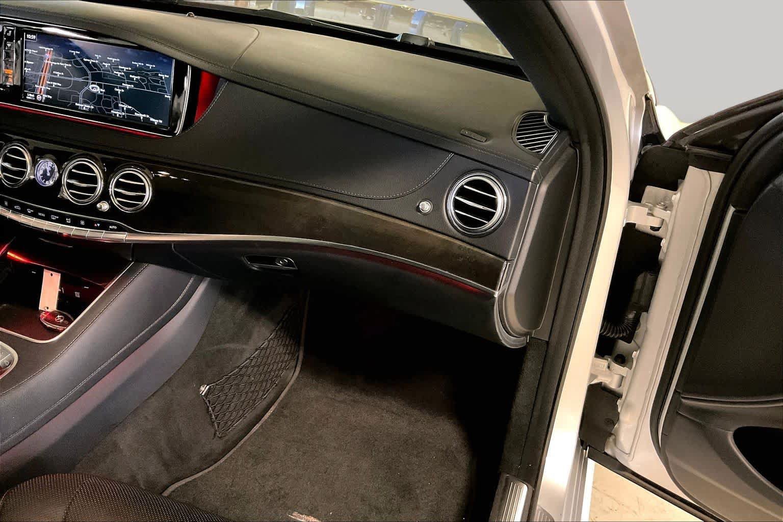 Used 2016 Mercedes-Benz S 550 Sedan image 17