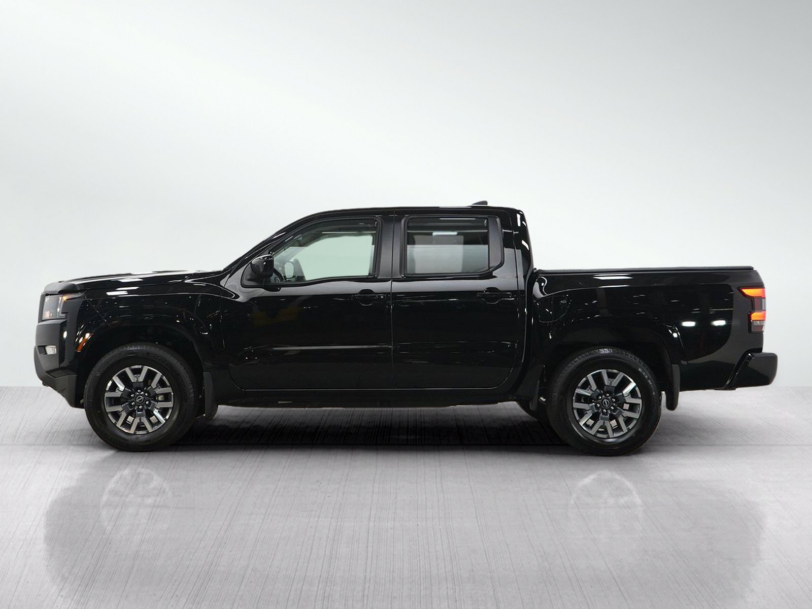 Used 2023 Nissan Frontier SV w/ SV Convenience Package AWD/4WD image 2