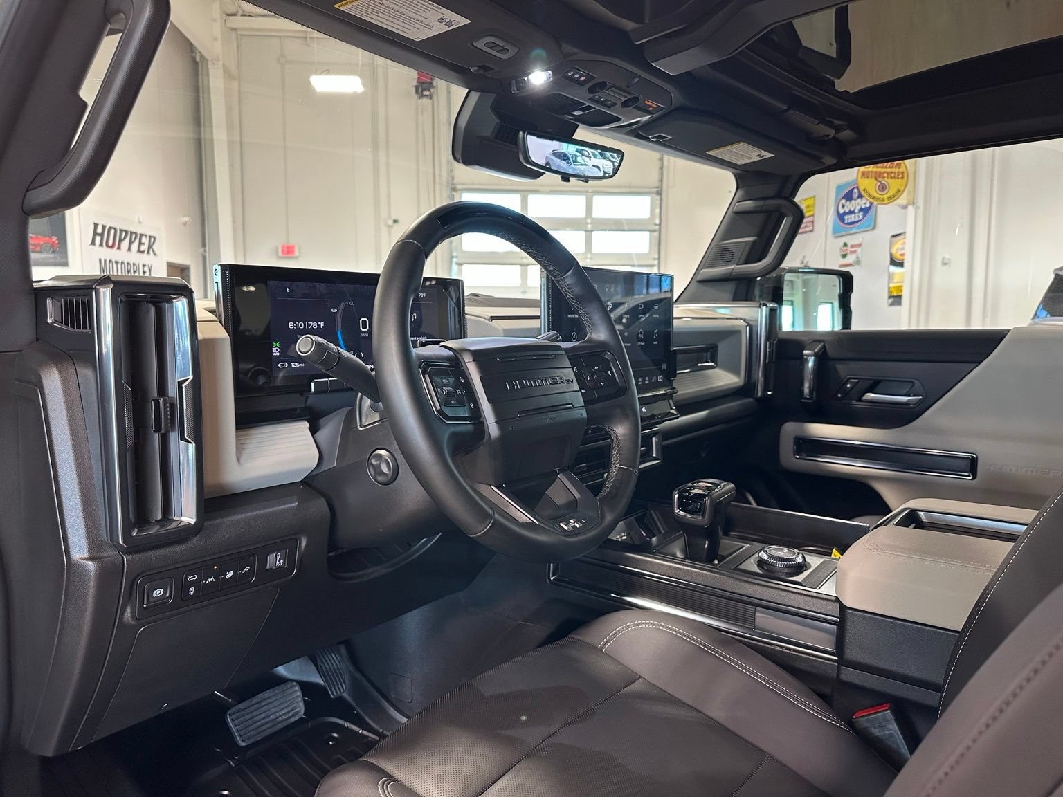 Used 2026 GMC Hummer EV SUV AWD/4WD image 17