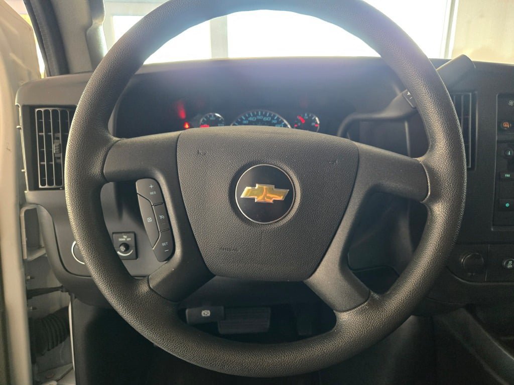 Used 2025 Chevrolet Express 3500 LT w/ LT Preferred Equipment Group RWD image 23