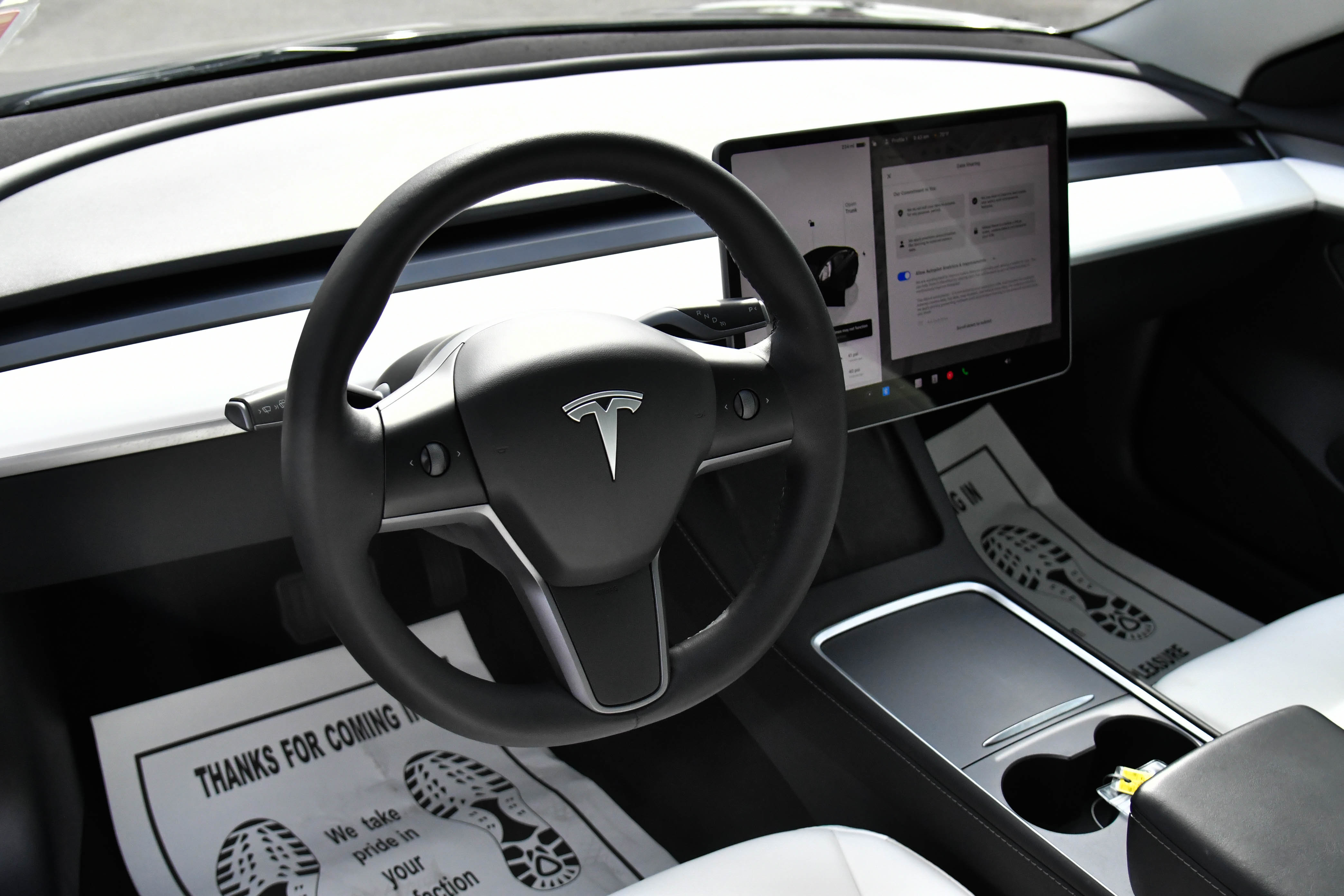 Used 2023 Tesla Model 3 Standard Range image 14