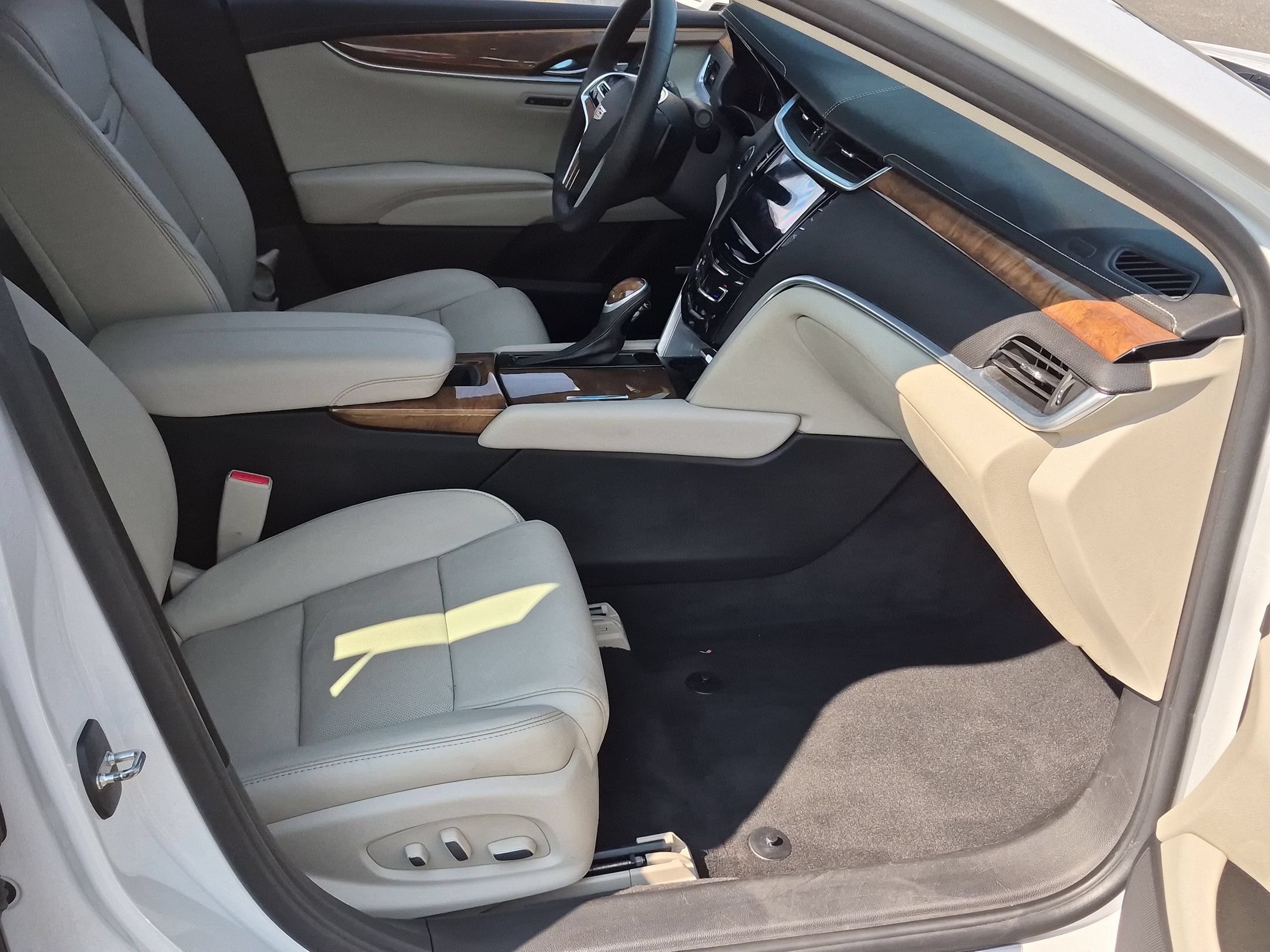 Certified 2018 Cadillac XTS Luxury FWD image 26