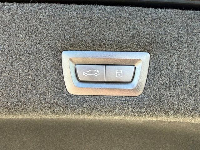 Used 2025 BMW i7 xDrive60 w/ Executive Package image 17