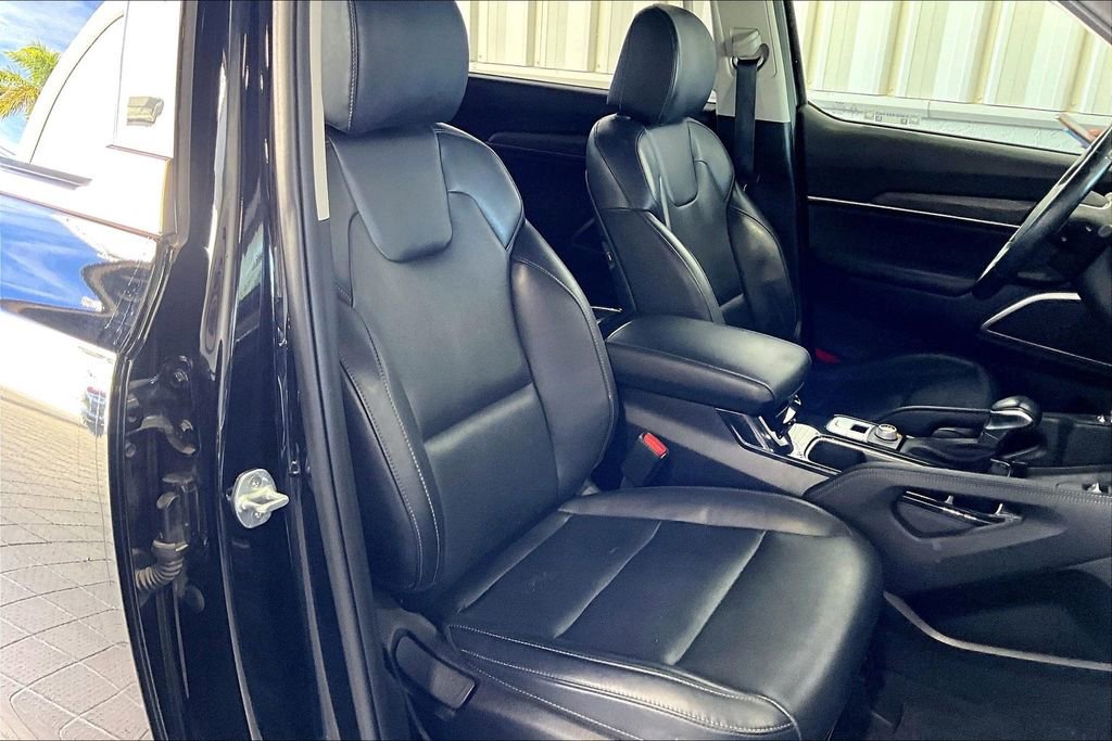Used 2022 Kia Telluride EX image 25