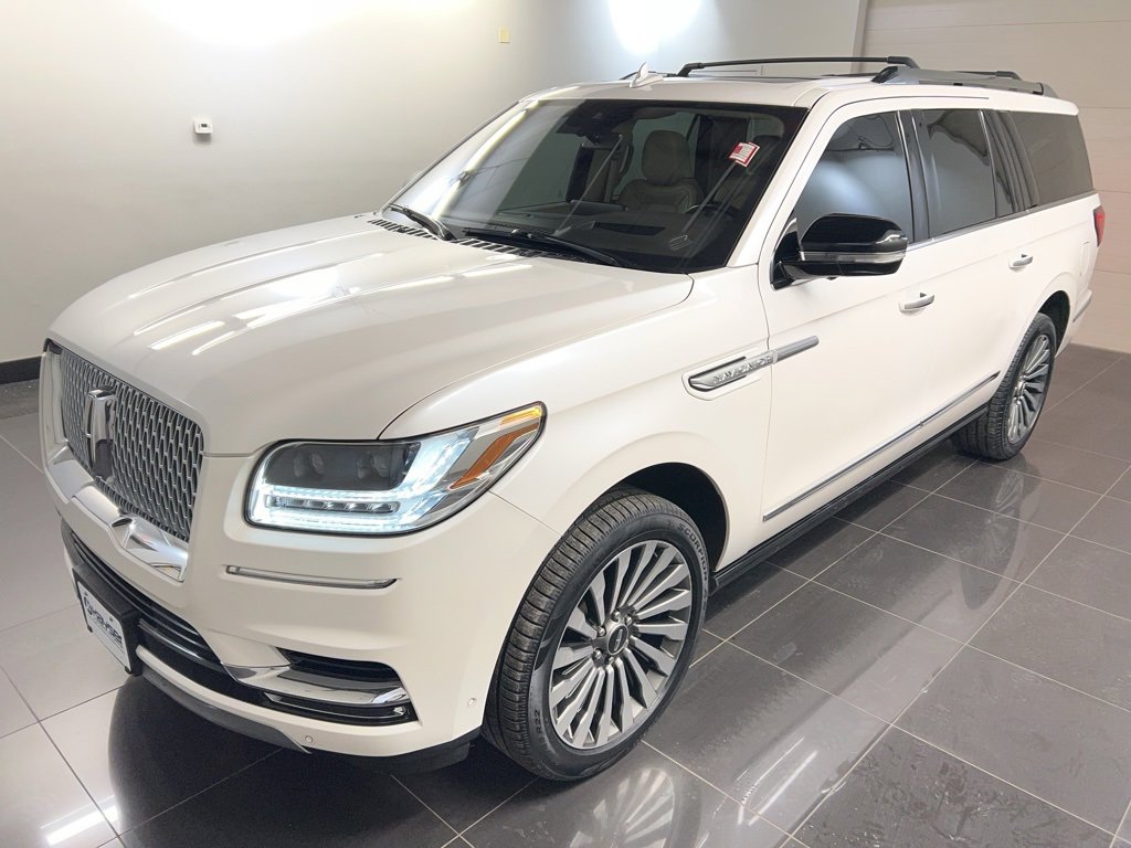 Used 2019 Lincoln Navigator L Reserve image 3