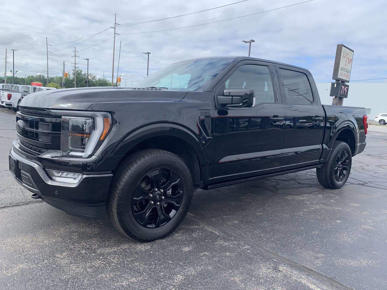 Used 2023 Ford F150 Lariat w/ Equipment Group 502A High image 5