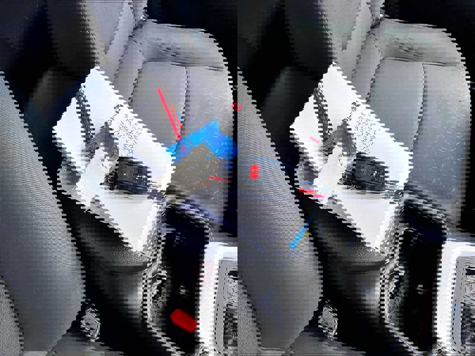 Used 2024 Toyota RAV4 XLE FWD image 30