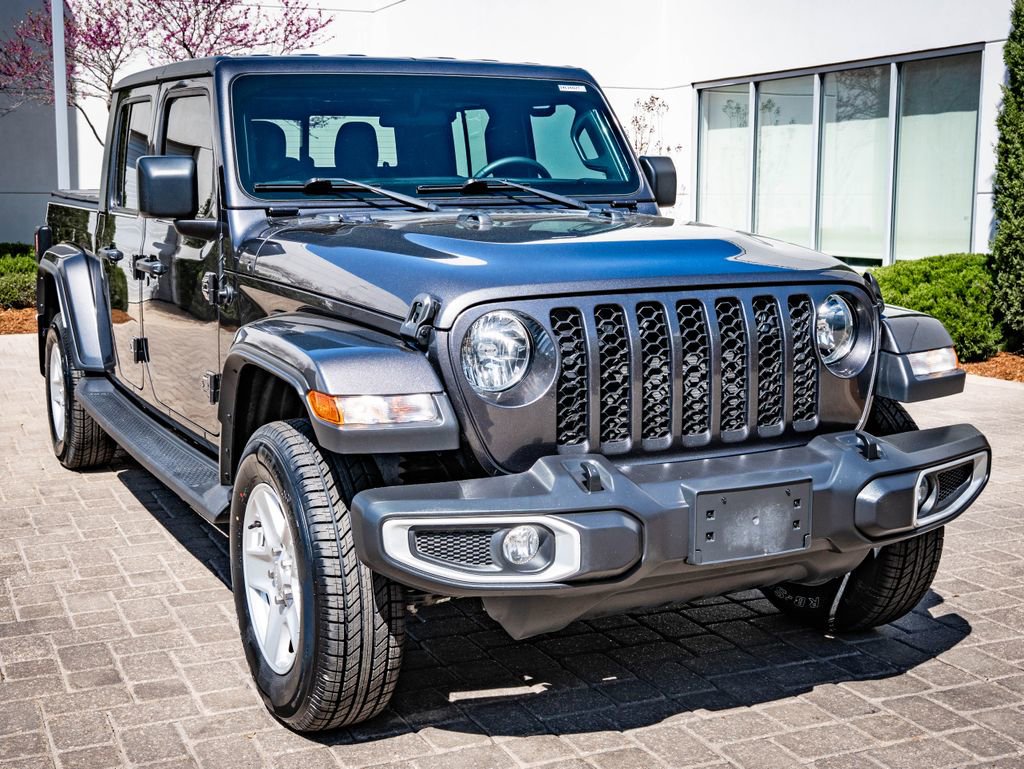 Used 2023 Jeep Gladiator Sport image 12