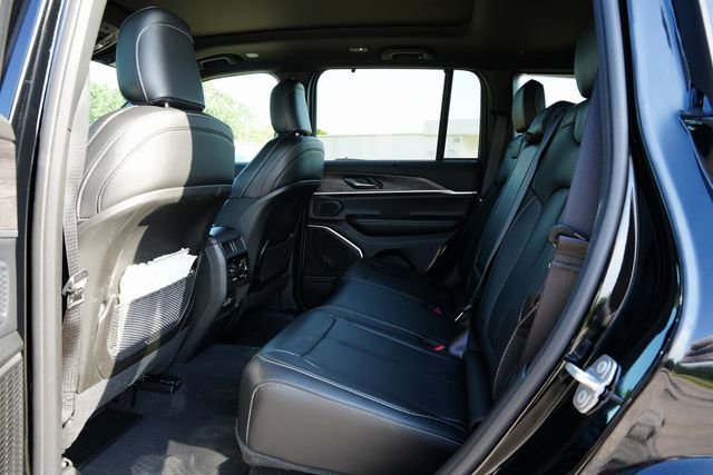 Certified 2025 Jeep Grand Cherokee Limited w/ Luxury Tech Group II image 37