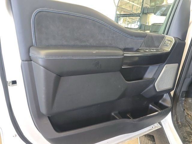 Used 2025 Ford F450 Platinum w/ FX4 Off-Road Package AWD/4WD image 8