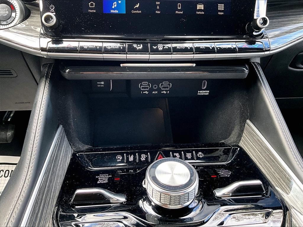 Used 2022 Jeep Wagoneer Series III AWD/4WD image 26