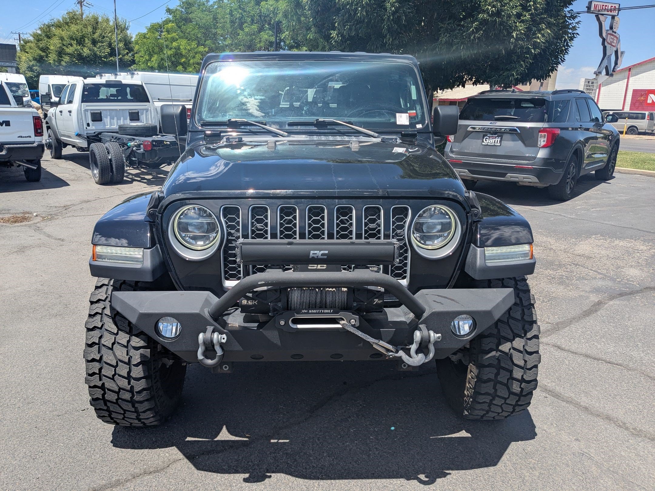 Used 2020 Jeep Gladiator Overland w/ Popular Equipment Package AWD/4WD image 11
