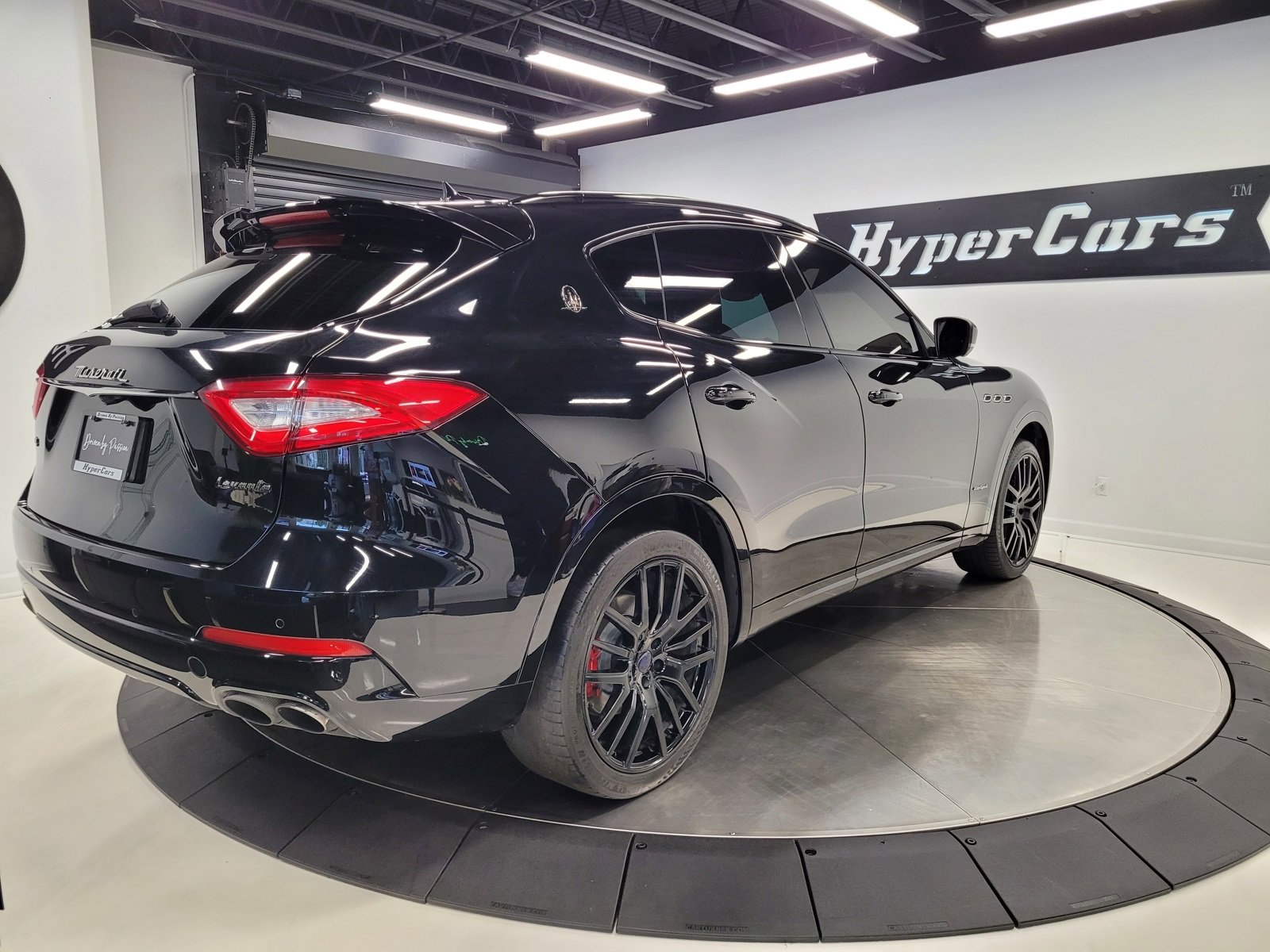 Used 2018 Maserati Levante GranSport image 13