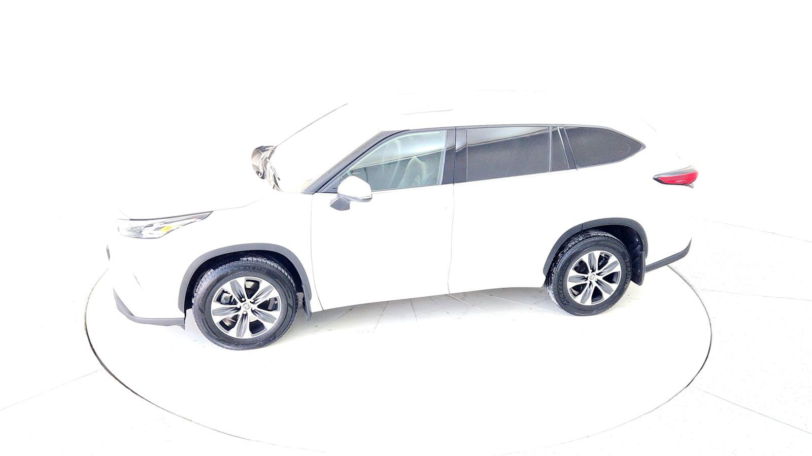 Certified 2022 Toyota Highlander XLE image 15