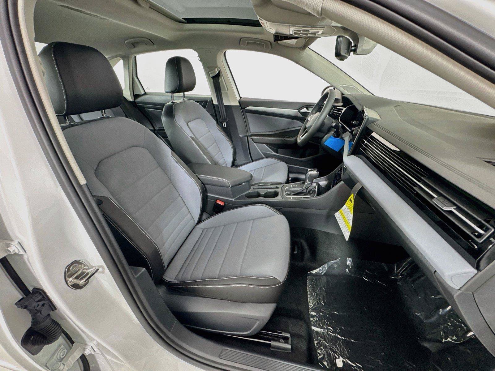 New 2027 Volkswagen Jetta SE FWD image 27