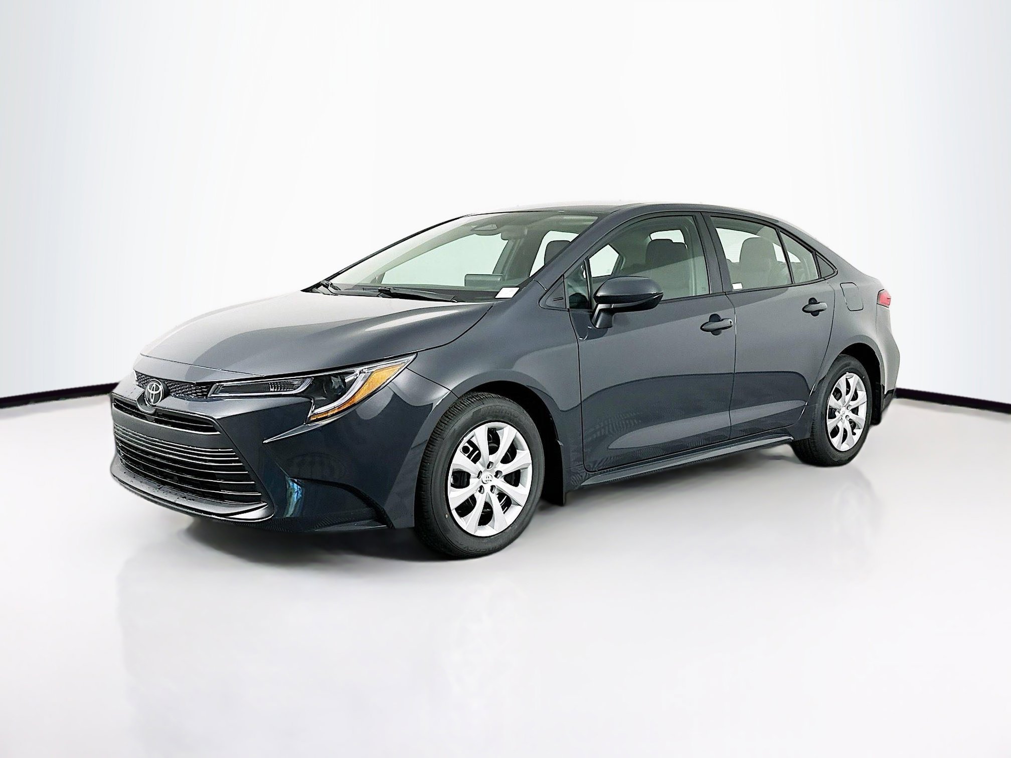 Used 2026 Toyota Corolla LE image 3