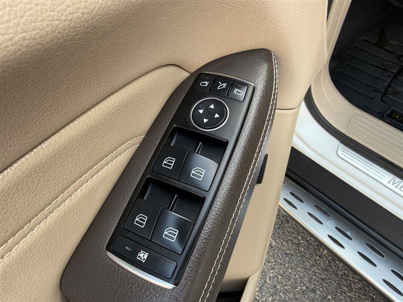 Used 2012 Mercedes-Benz ML 350 BlueTEC 4MATIC image 27
