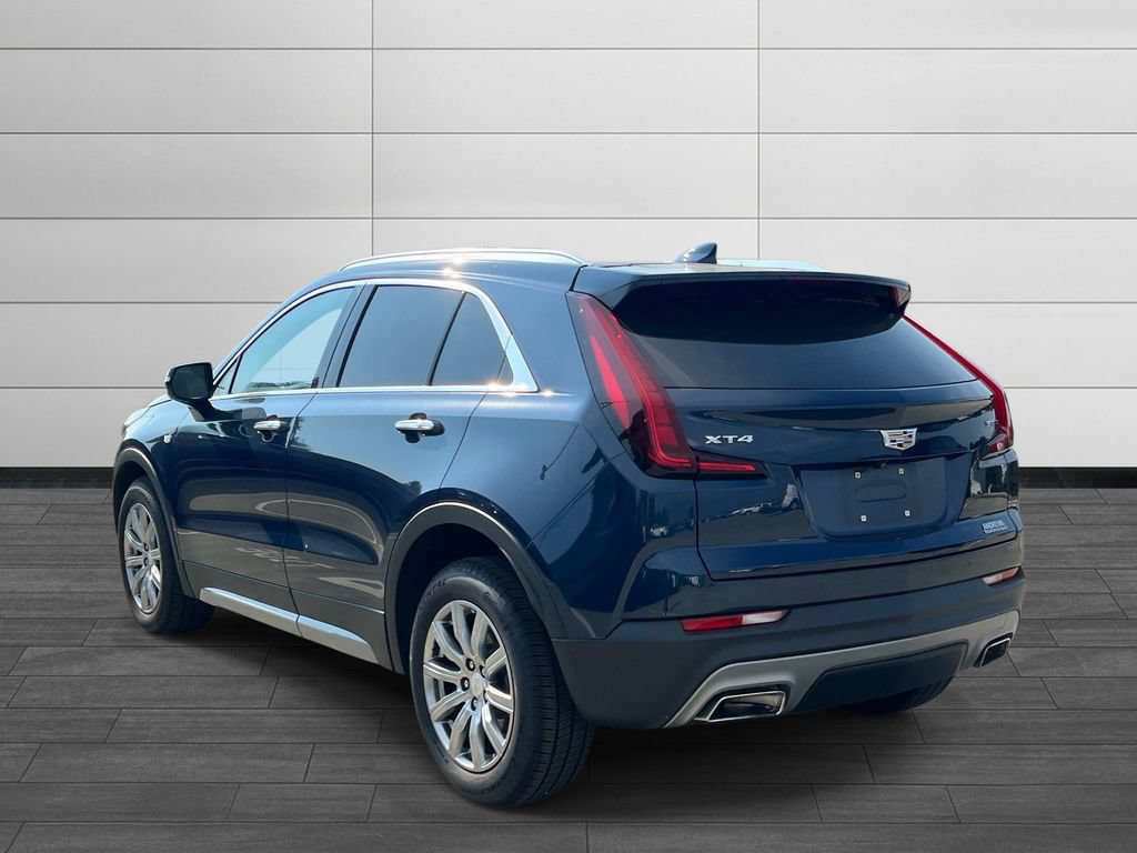 Used 2021 Cadillac XT4 Premium Luxury FWD image 3