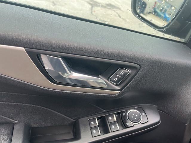 Used 2022 Ford Escape SEL image 21