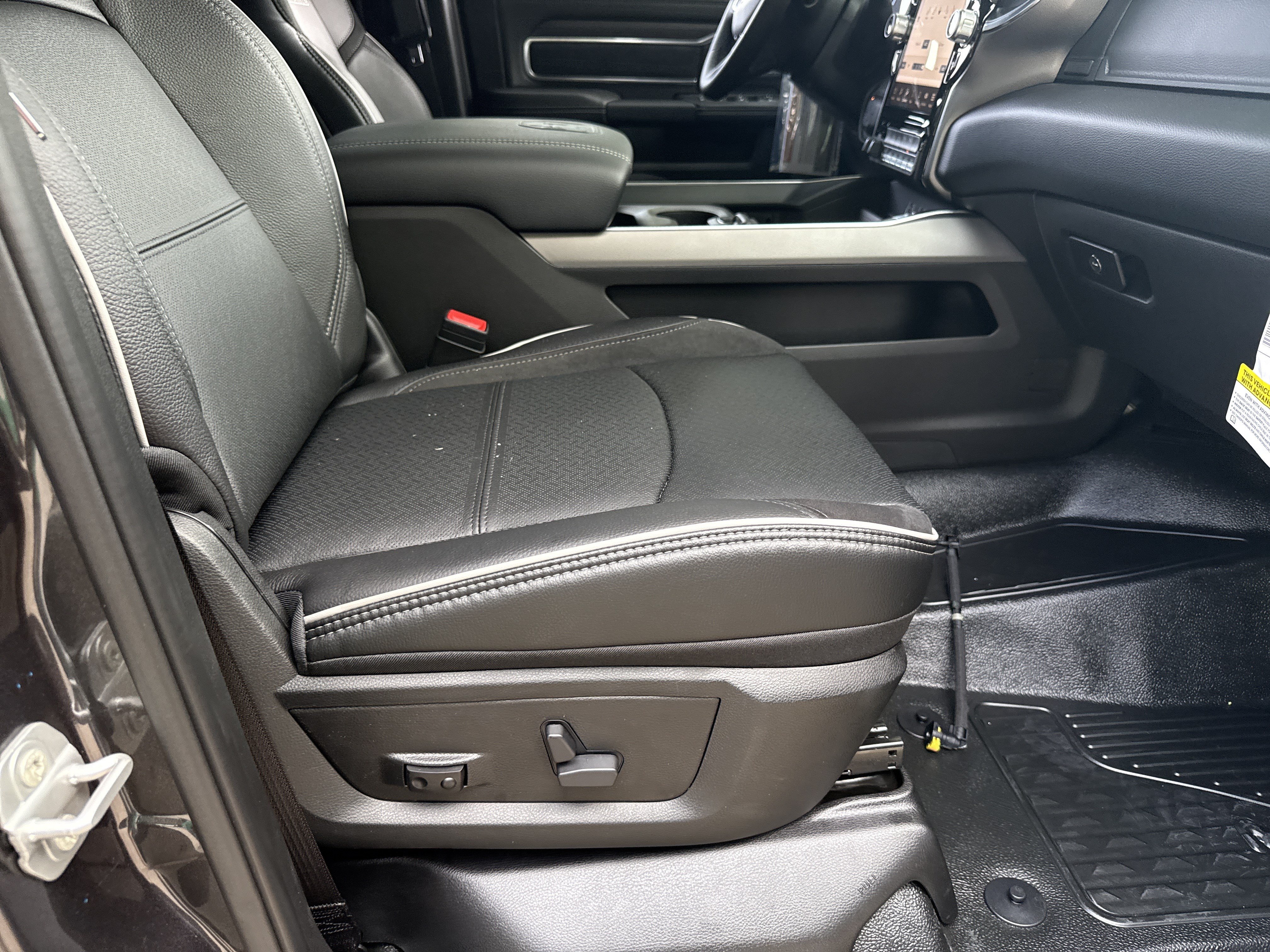 New 2026 RAM 5500 4x4 Crew Cab w/ Laramie Trim Package image 16