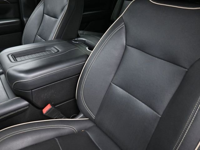 Used 2023 Chevrolet Suburban Premier image 17