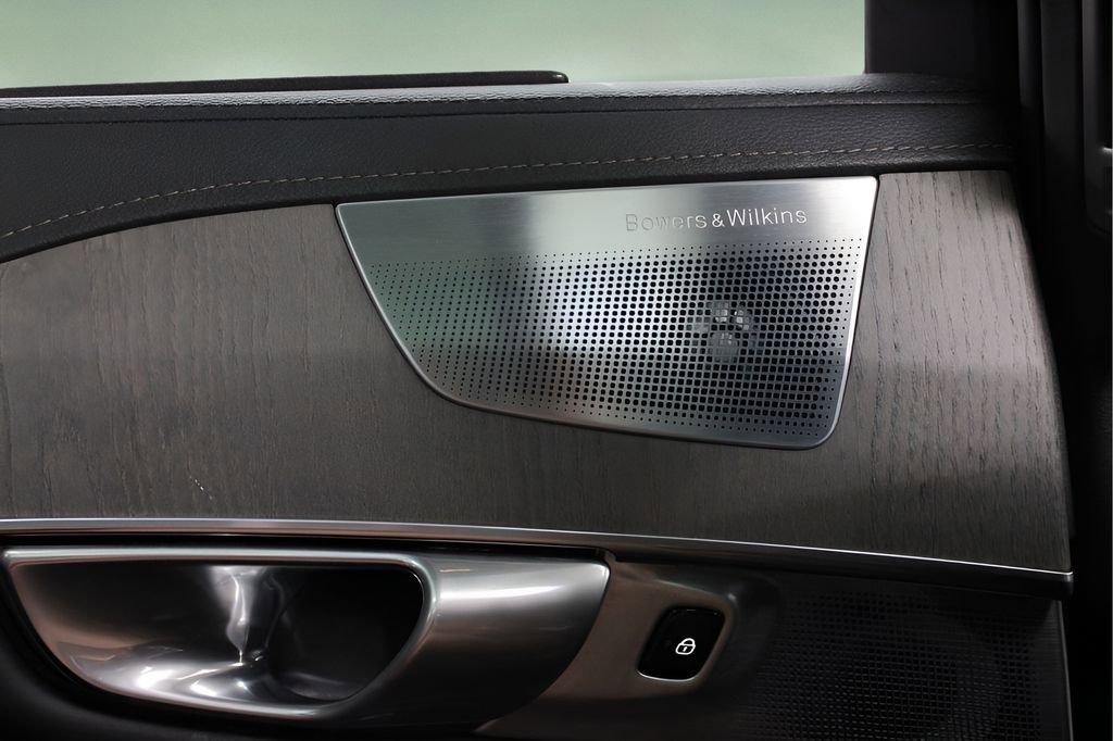 Used 2023 Volvo XC90 B6 Ultimate w/ Lounge Package image 30