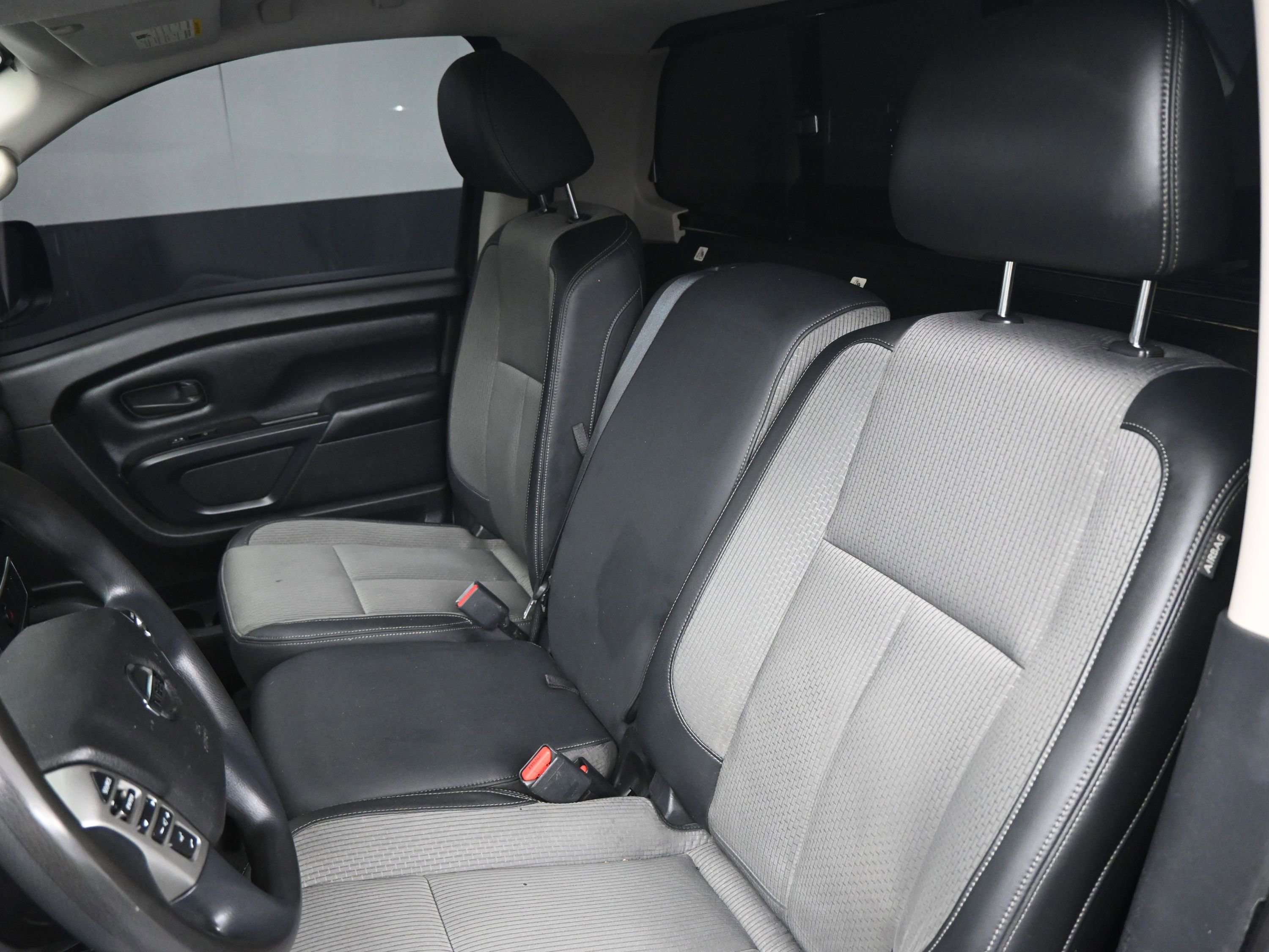 Used 2019 Nissan Titan S image 15