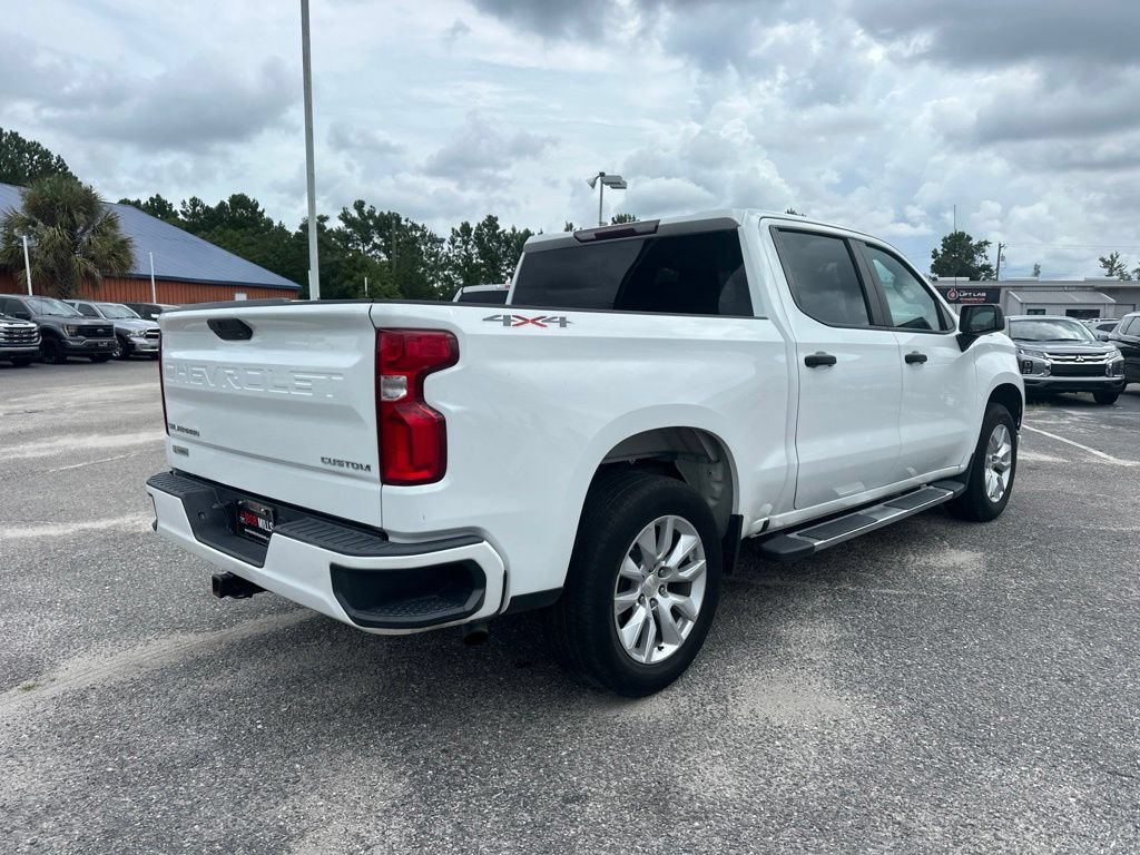 Used 2020 Chevrolet Silverado 1500 Custom w/ Custom Value Package AWD/4WD image 3