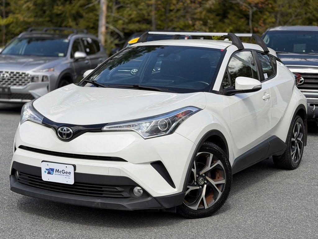 Used 2018 Toyota C-HR XLE FWD image 1