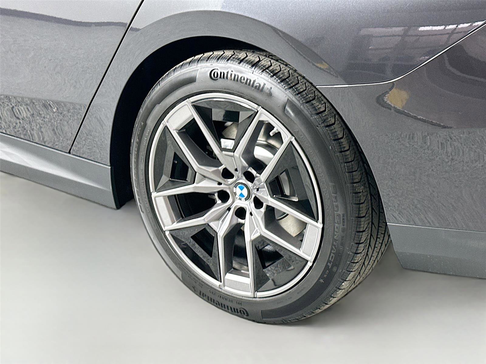 Certified 2026 BMW 530i RWD image 9