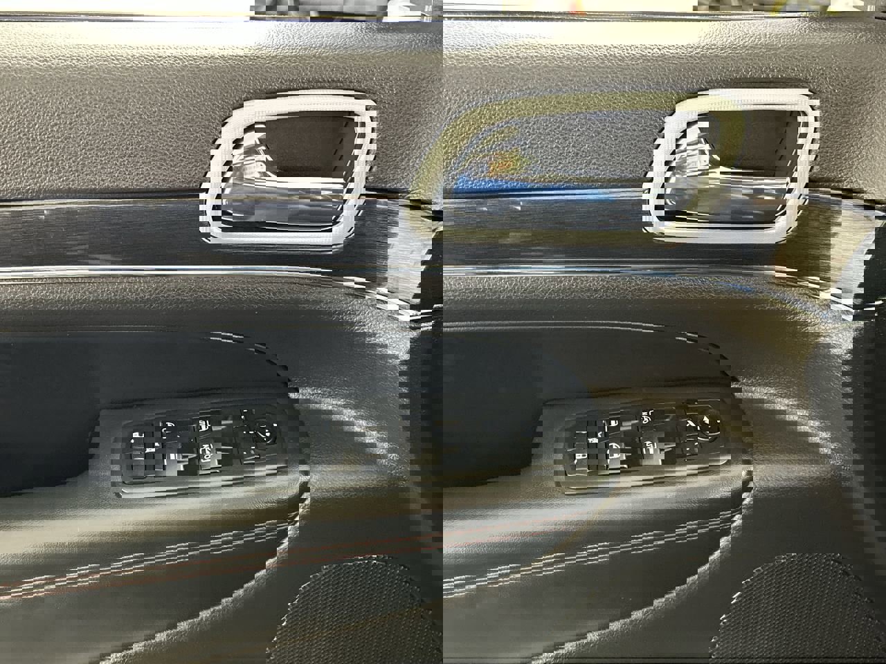 Used 2020 Jeep Grand Cherokee Trailhawk w/ Interior Metal Package image 19