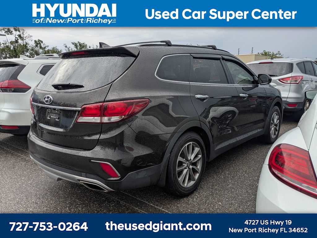 Used 2018 Hyundai Santa Fe SE w/ Cargo Package FWD image 2