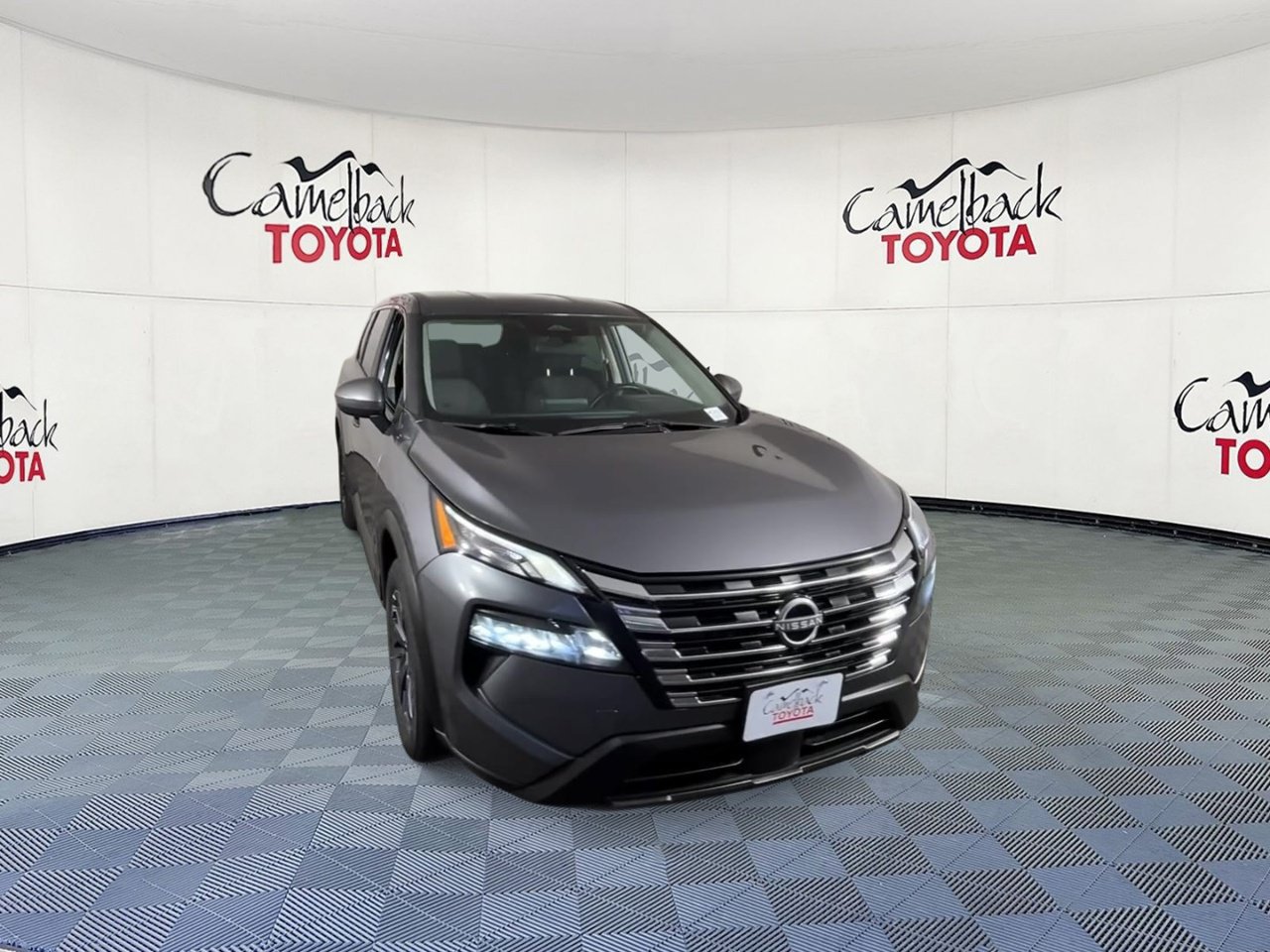 Used 2025 Nissan Rogue SV FWD image 4
