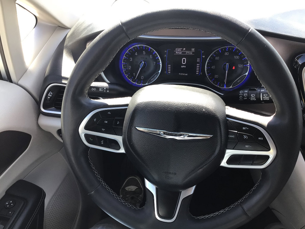 Used 2023 Chrysler Voyager LX image 8