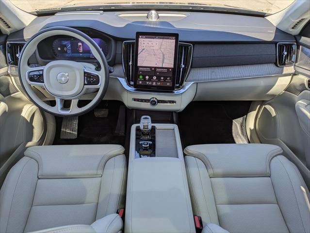 Used 2025 Volvo XC90 B6 Ultra w/ Lounge Package image 23