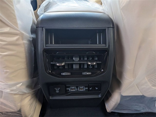 New 2025 Jeep Grand Cherokee Limited image 11